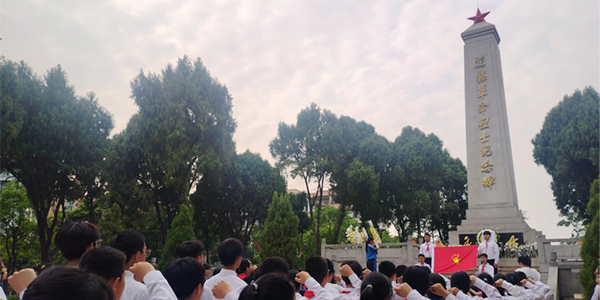 花都各界群眾祭拜革命英烈達4萬多人次  傳承紅色精神 凝聚愛國力量